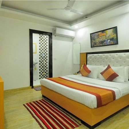 Hotel Noida Delight Exteriör bild