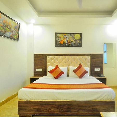Hotel Noida Delight Exteriör bild