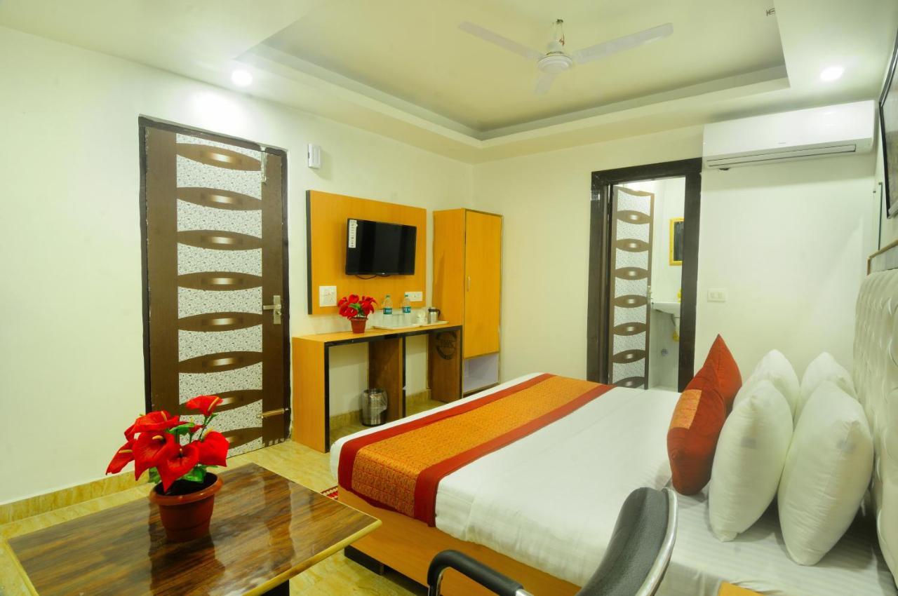 Hotel Noida Delight Exteriör bild