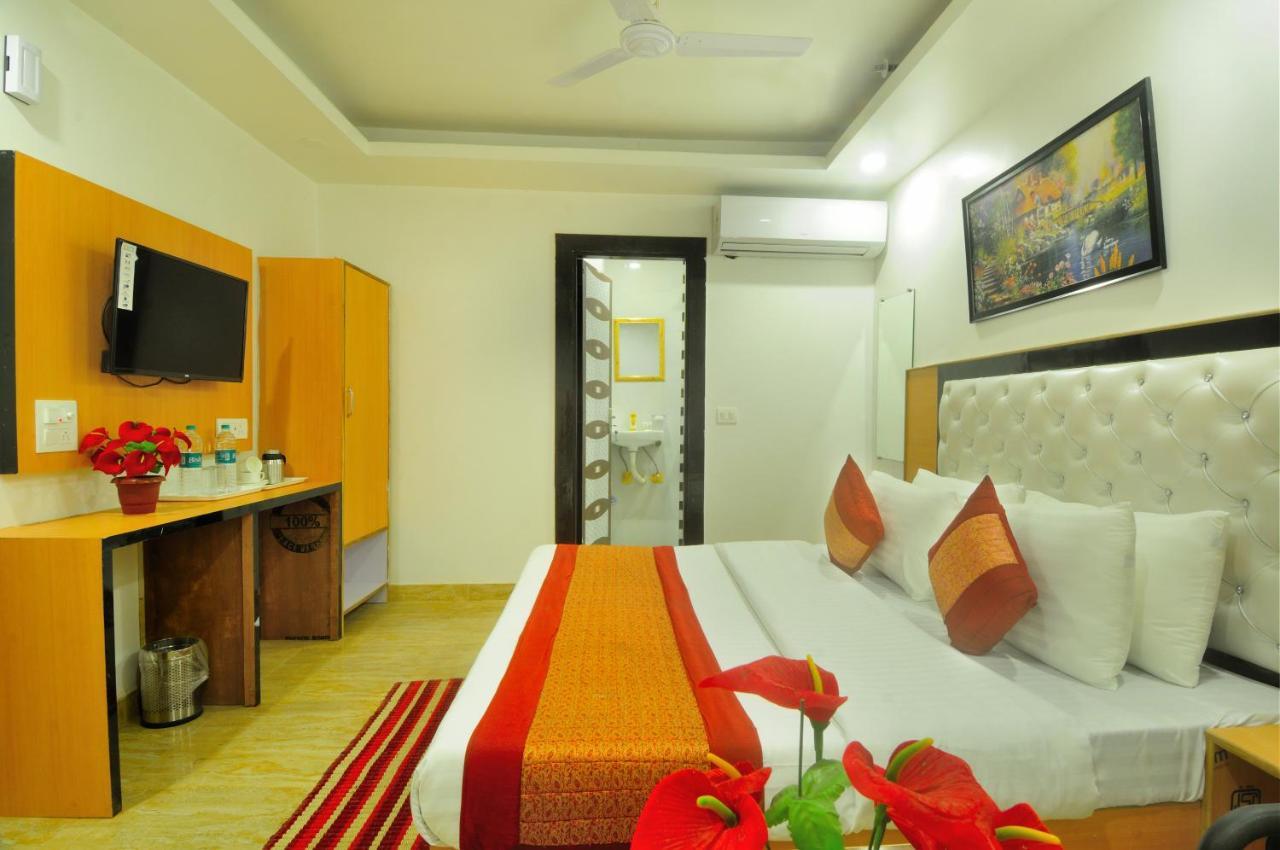 Hotel Noida Delight Exteriör bild