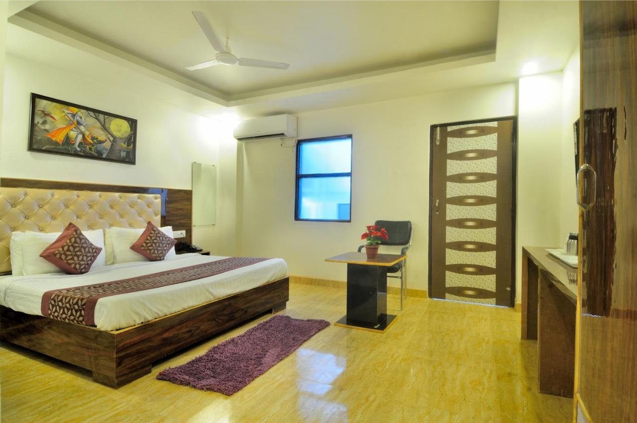Hotel Noida Delight Exteriör bild