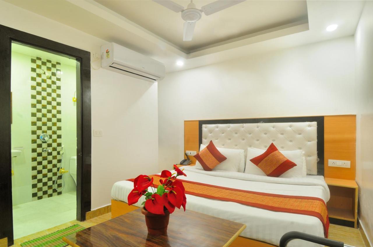 Hotel Noida Delight Exteriör bild